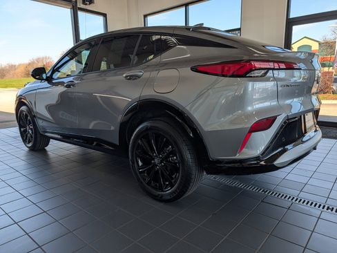 Used 2025 Buick Envista Sport Touring w/ Convenience I Package image 4