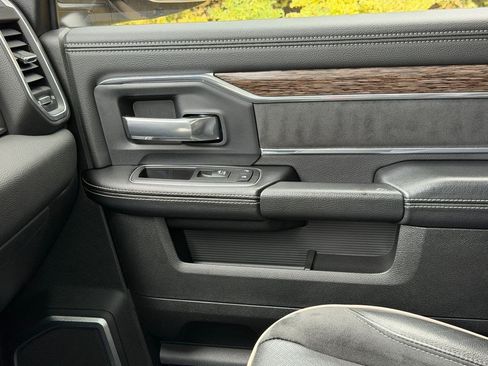 Used 2021 RAM 2500 Laramie AWD/4WD image 32