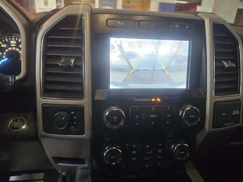 Used 2020 Ford F150 Lariat image 25