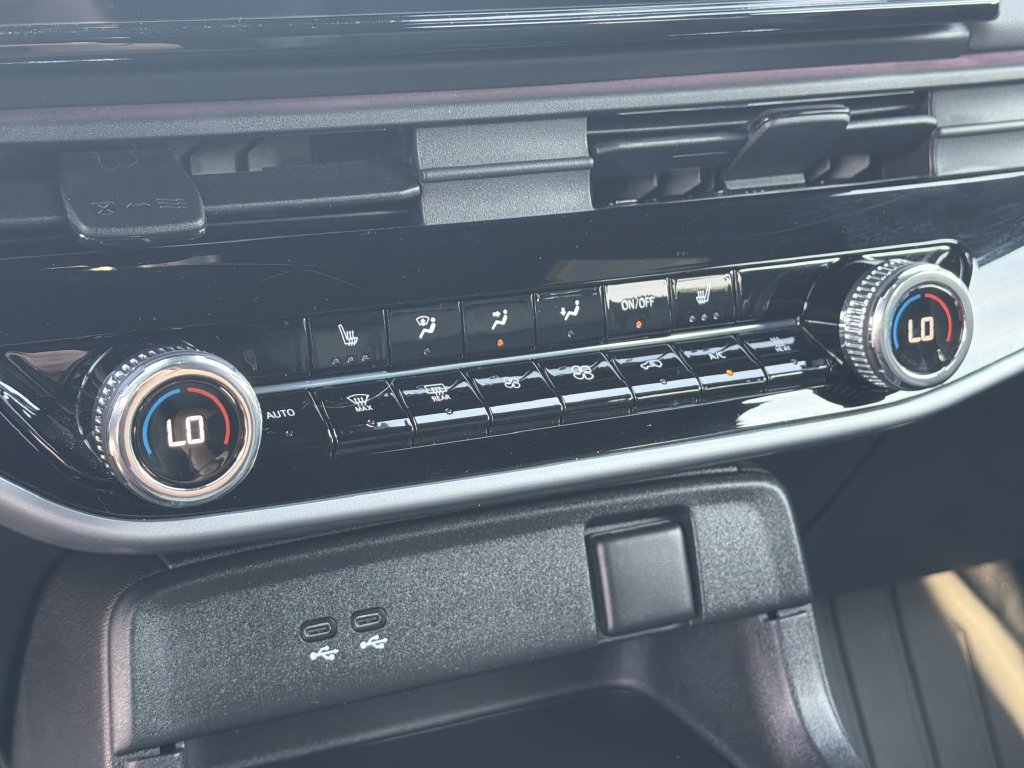 Used 2025 Honda Prologue Touring image 32