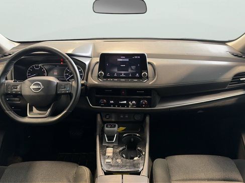 Used 2025 Nissan Rogue SV FWD image 11