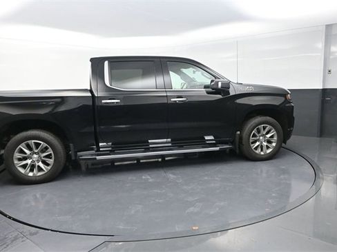 Used 2022 Chevrolet Silverado 1500 High Country w/ Technology Package image 8