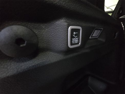 New 2025 Jeep Grand Cherokee L Altitude image 15