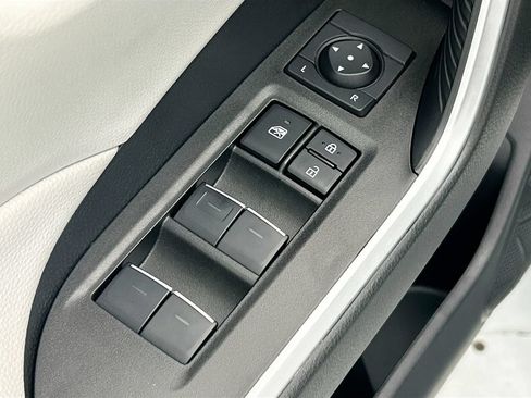 Used 2025 Toyota RAV4 XLE w/ Convenience Package FWD image 21