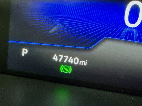 Used 2024 Volkswagen Taos SE image 18