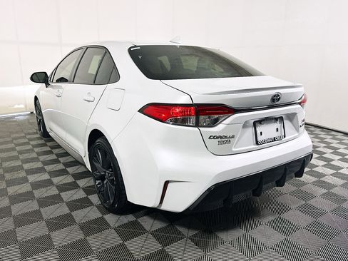 Used 2023 Toyota Corolla SE FWD image 5
