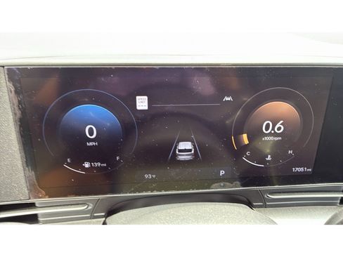 Used 2025 Hyundai Kona SEL AWD/4WD image 11