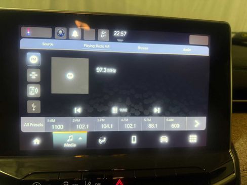 Used 2023 Jeep Compass Latitude image 31