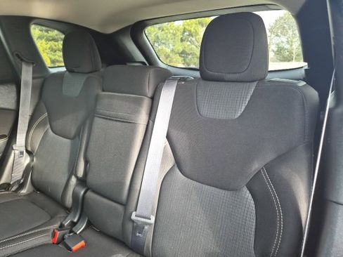 Used 2016 Jeep Cherokee Latitude w/ Comfort & Convenience Group image 31