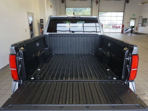 Used 2024 Toyota Tacoma TRD Off-Road image 15