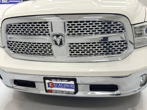 Used 2018 RAM 1500 Laramie w/ Convenience Group AWD/4WD image 43