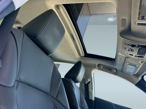Certified 2025 Lexus ES 350 w/ Accessory Package (Z2) FWD image 23