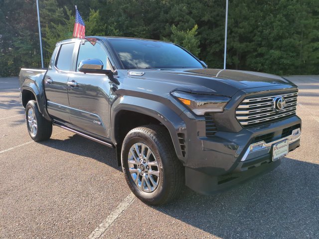 Used 2025 Toyota Tacoma Limited AWD/4WD image 2