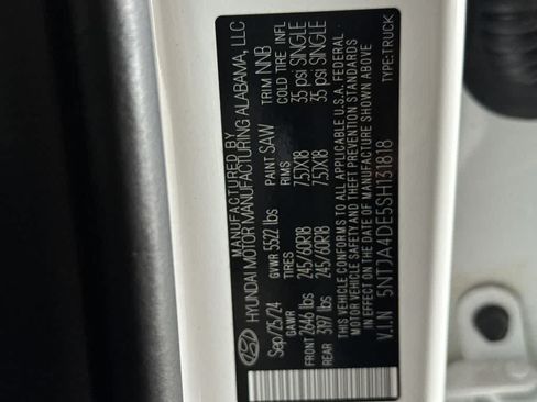 Used 2025 Hyundai Santa Cruz SE FWD image 28
