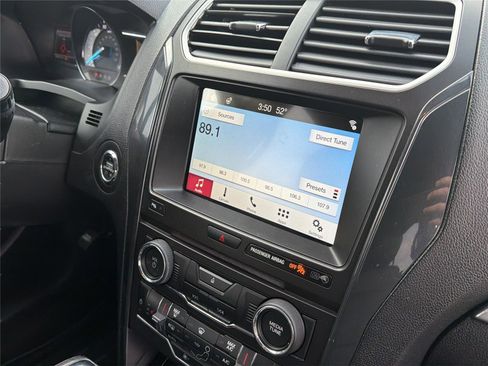 Used 2017 Ford Explorer XLT w/ Equipment Group 202A image 21