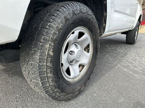 Used 2020 Toyota Tacoma SR w/ SR Convenience Package image 9