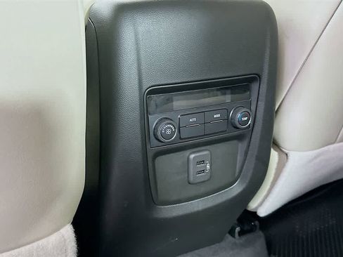 Used 2023 Buick Enclave Essence w/ Sport Touring Edition image 13