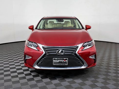 Used 2018 Lexus ES 300h w/ Luxury Package image 4