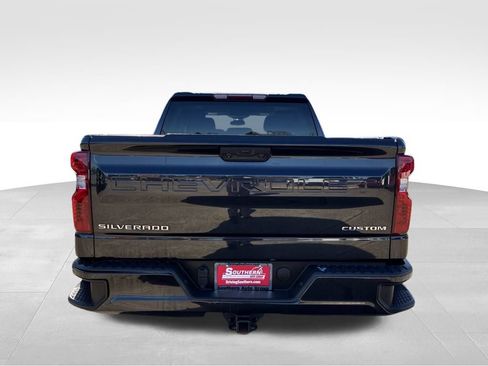 Used 2022 Chevrolet Silverado 1500 Custom image 4
