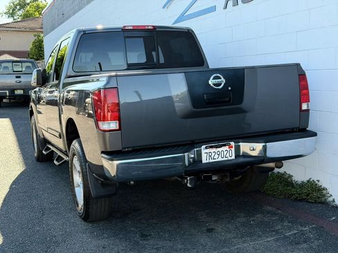 Used 2004 Nissan Titan SE w/ (Tow) Big Tow Pkg AWD/4WD image 4