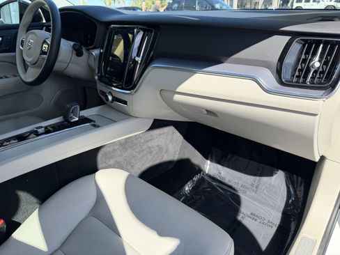 Certified 2025 Volvo S60 B5 Core image 10