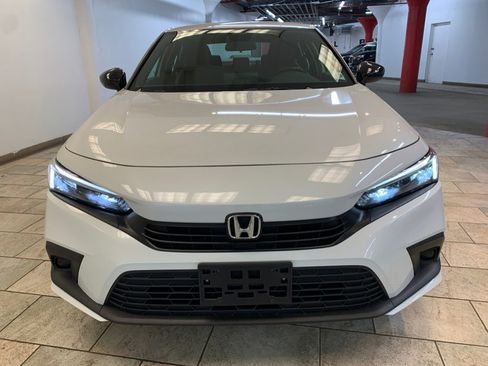 Used 2023 Honda Civic Sport image 3