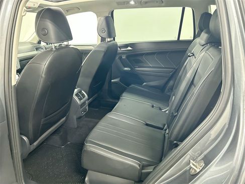 Used 2022 Volkswagen Tiguan SE image 20