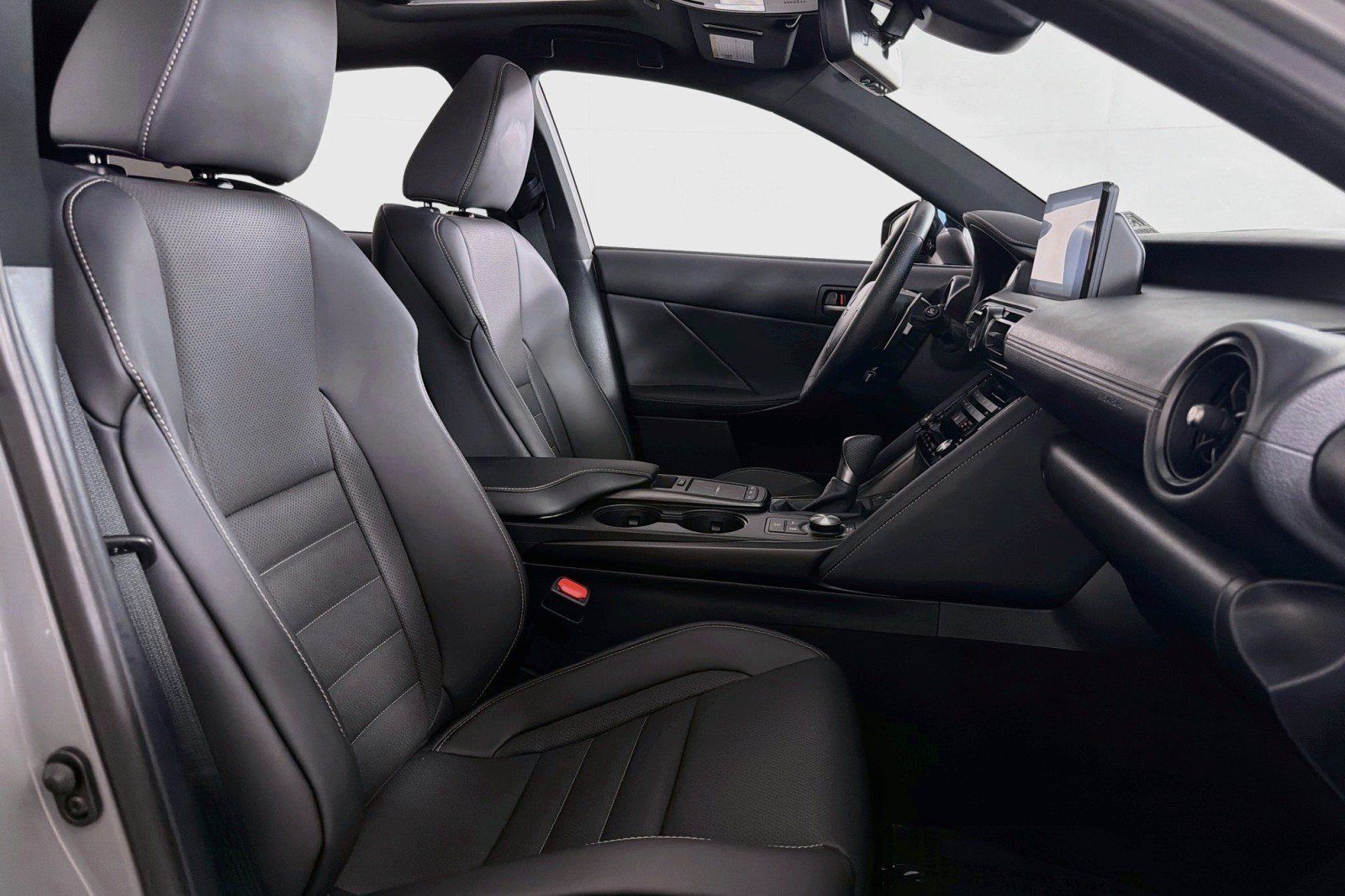 Used 2025 Lexus IS 350 F Sport RWD image 6