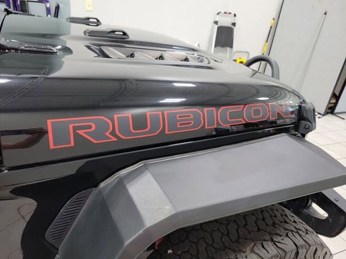 Used 2020 Jeep Wrangler Unlimited Rubicon w/ Steel Bumper Group AWD/4WD image 15