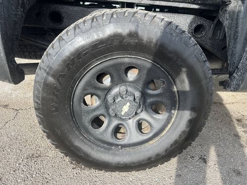 Used 2011 Chevrolet Silverado 1500 W/T AWD/4WD image 16