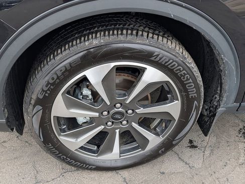 Certified 2023 Ford Escape Platinum w/ Premium Technology Package image 6