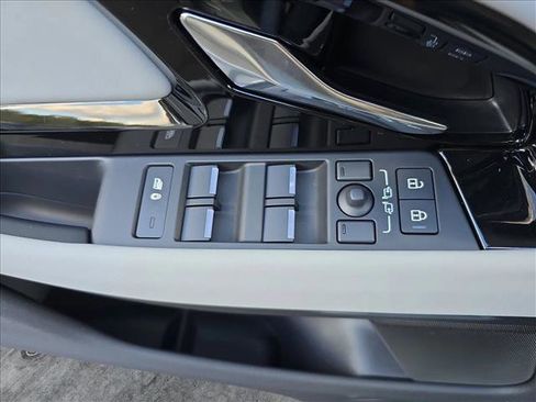 New 2026 Land Rover Range Rover Evoque S image 26