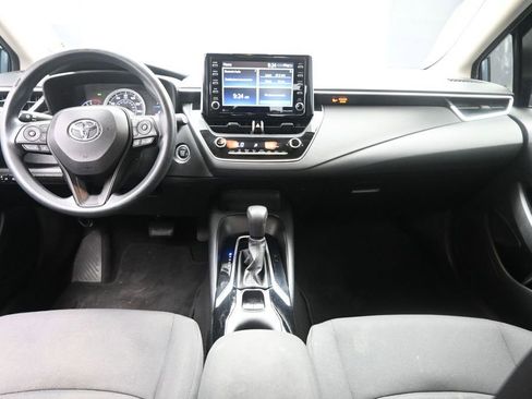 Used 2021 Toyota Corolla LE w/ LE Convenience Package FWD image 9