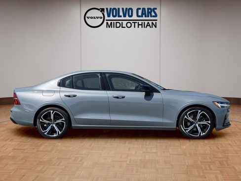 Used 2023 Volvo S60 B5 Core w/ Climate Package FWD image 19