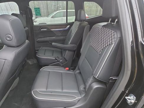 Used 2024 GMC Acadia Denali AWD/4WD image 9