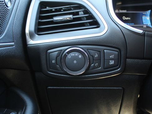 Used 2019 Ford Edge Titanium w/ Equipment Group 301A image 30