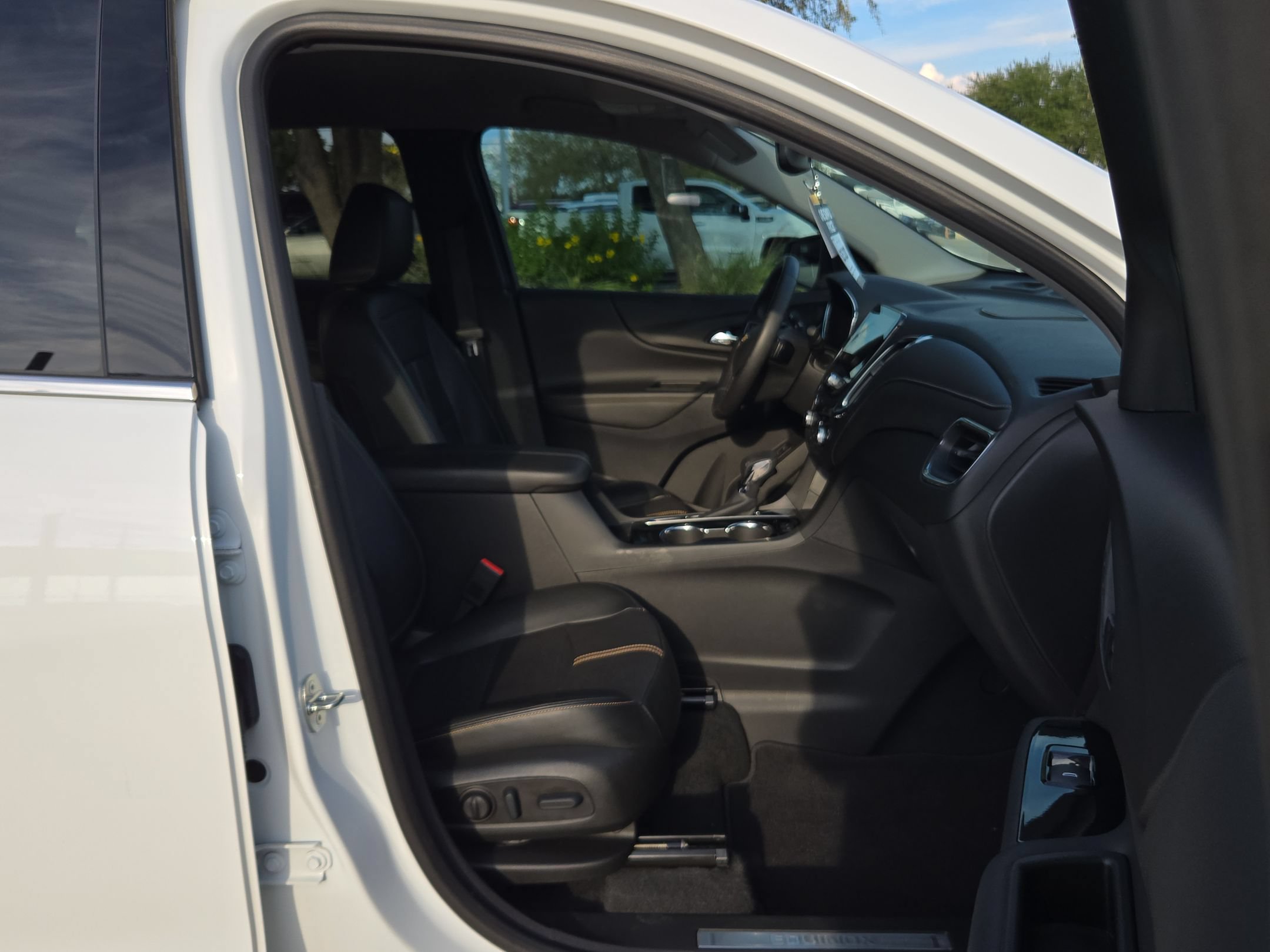 Certified 2022 Chevrolet Equinox Premier FWD image 25