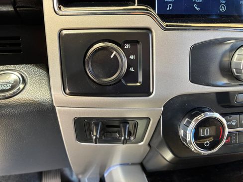 Used 2022 Ford F350 Lariat w/ Lariat Ultimate Package AWD/4WD image 31