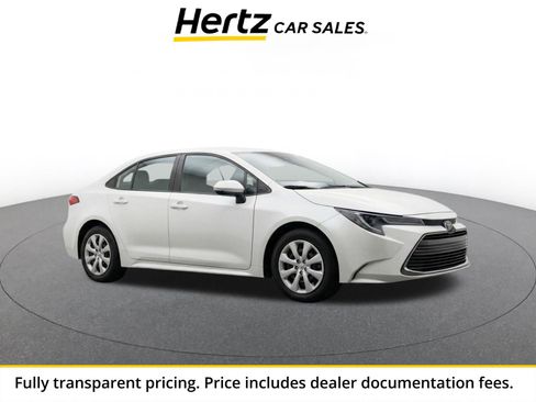Used 2025 Toyota Corolla LE FWD image 1