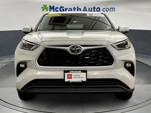 Used 2022 Toyota Highlander XLE image 4
