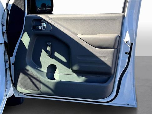 Used 2019 Nissan Frontier S image 17
