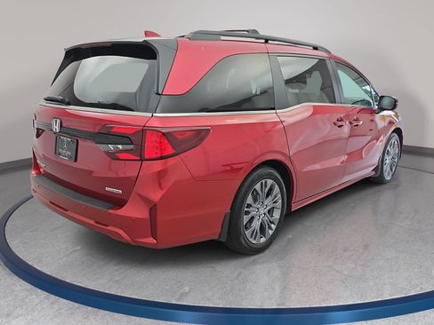 Used 2025 Honda Odyssey Touring image 5