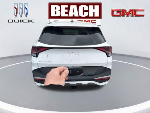 Used 2023 Kia Sportage EX image 4