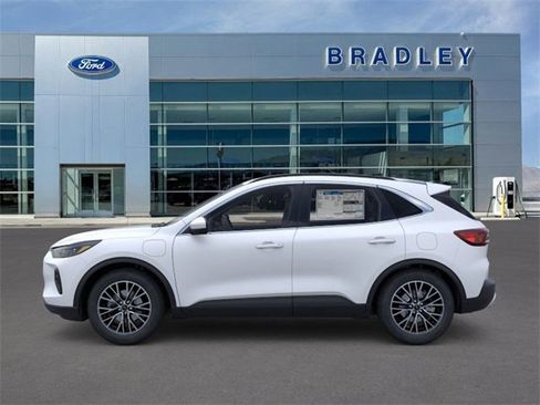 New 2025 Ford Escape SE w/ PHEV Premium Package image 3