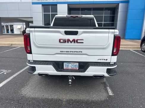 Used 2020 GMC Sierra 1500 AT4 w/ AT4 Premium Package AWD/4WD image 4