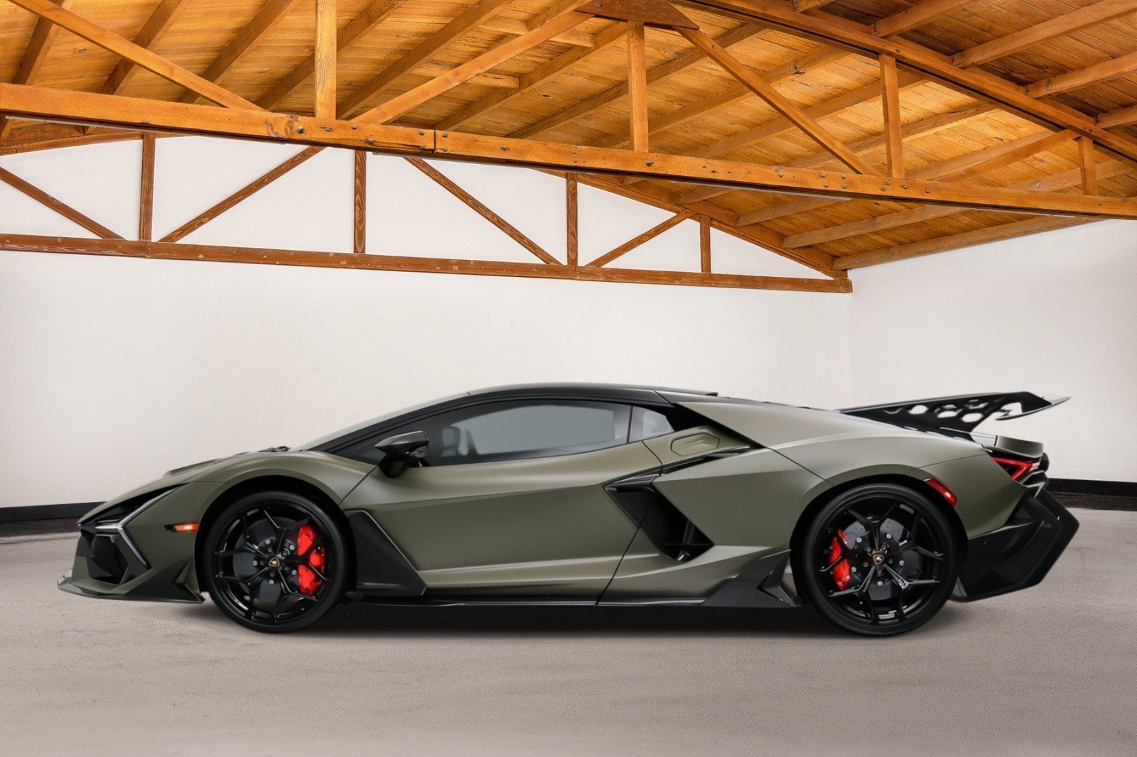 Used 2024 Lamborghini Revuelto AWD/4WD image 2
