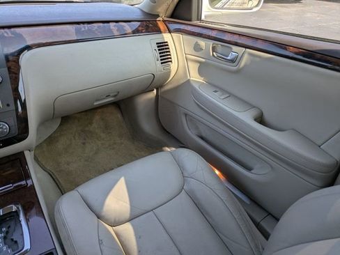 Used 2011 Cadillac DTS Luxury image 16