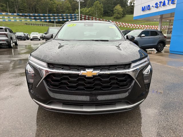Used 2024 Chevrolet Trax LT w/ LT Convenience Package FWD image 11