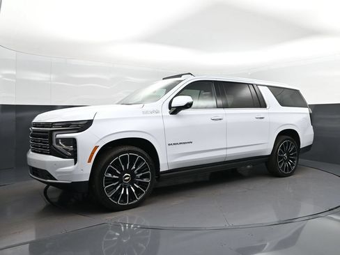 New 2026 Chevrolet Suburban High Country AWD/4WD image 3