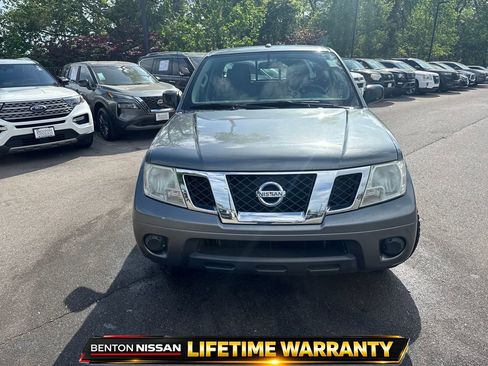 Used 2016 Nissan Frontier SV image 9
